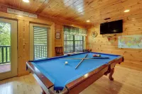 Secluded Smoky Mountain Cabin w/ Theater & Hot Tub - Tiny Houses