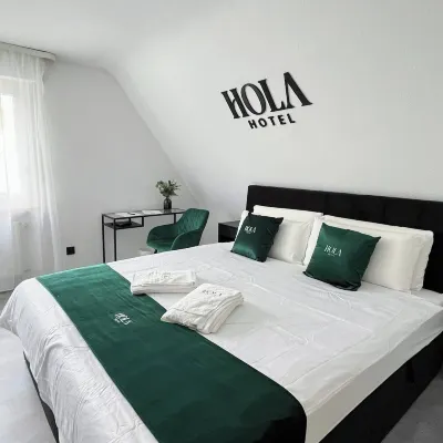 Hotel Hola Отели рядом с достопримечательностью «Цуффенхаузен»
