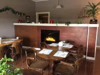 Genevieve Bay Inn - breakfast