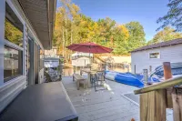 Dog Friendly Cottage on Lake Pontoon Available - 4-Star