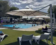 Cambridge Top 10 Holiday Park - С бассейном