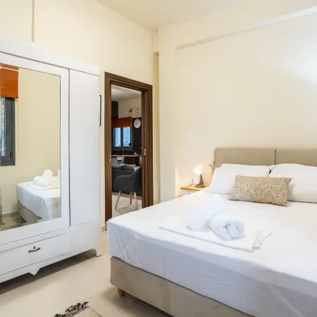 Jeannette's Seaside Getaway - Kalamata Urban Gem