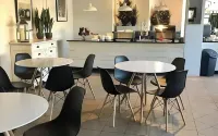 Confederation Place Hotel - sarapan