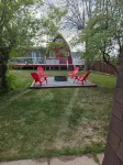 Beachy Keen 2 steps away from lake where rustic meets charm. Pet friendly. - 무료 와이파이