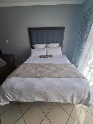 Serene 1-Bedroom Apartment in Bloemfontein -  Ferienwohnungen