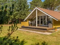 "Maritha" - 950m from the Sea - Homestays