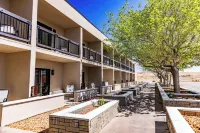 Defiance House Lodge - 2-Star