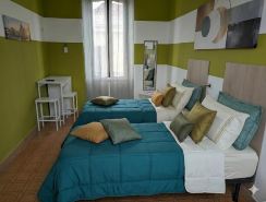 Corte Meneghina-short stays