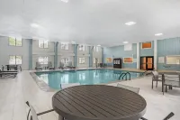 Holiday Inn Express Hyannis - Cape Cod by IHG - Pools