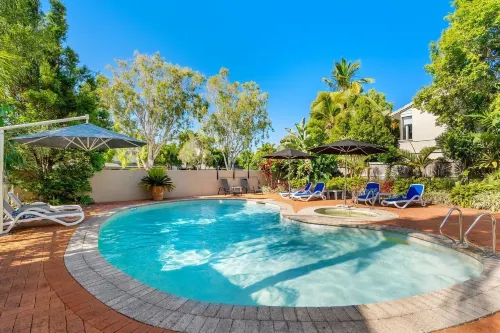 At the Sound Noosa Motel - parking