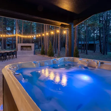 Family-friendly Getaway Hot Tub View EV Chrg