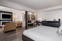 德拉蒙德維爾Travelodge by Wyndham酒店 - 停車場