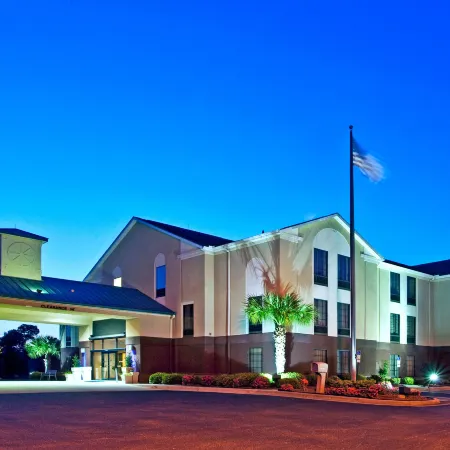 Holiday Inn Express & Suites MILTON EAST I-10 by IHG