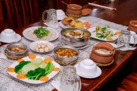 Công Phung Hotel & Apartment - New