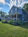Cozy updated 2-bedroom Apt. close to shopping, restaurants, 2 miles to beaches. - Homestays