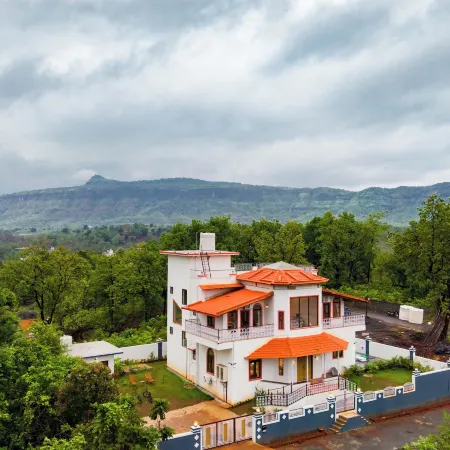 Alaya Stays Sreelakam 4BHK with Pvt Pool