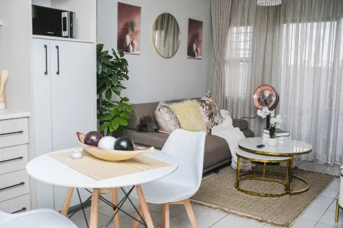 Cozy 1-Bedroom Apartment in Secure Estate, Tshwane - Apartments