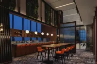 Four Points by Sheraton Bekasi - bar