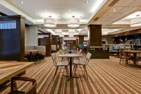 Four Points by Sheraton Toronto Mississauga - โรงแรมราคาถูก
