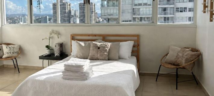 Studio with marvelous view in San Juan, PR-beachfront at Condado, AC, WiFi, Pool Hoteles en Condado