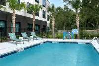 Tru by Hilton Brunswick - Pools