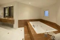 Country Club Lima Hotel – the Leading Hotels of the World - Bathtub