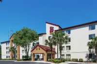 Red Roof PLUS+ Gainesville - parking