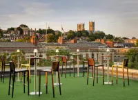 DoubleTree by Hilton Lincoln - bar