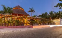 Tago Tulum by G Hotels - parking