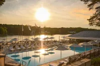 The Tides Inn - Pools