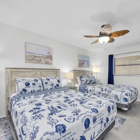 Fantastic Beachfront Condo, Perfect Location, Large 3 Bedroom, 2 Bath Sleeps 8