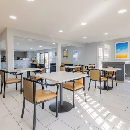 Days Inn by Wyndham Granbury