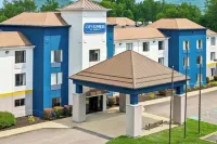 City Express by Marriott Milford Cooperstown - parking