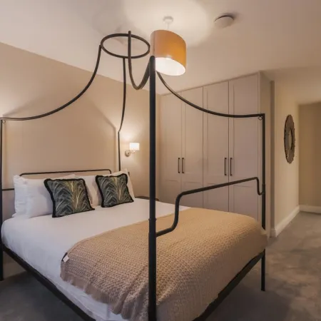 2BED/2BATH Bliss | Parking - VAT Q - By Tempstay