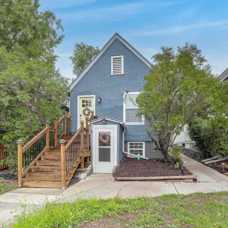 Black Hills Basecamp: Historic Rapid City Home!
