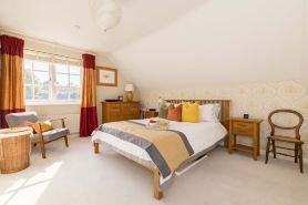 Surrey Hills Family Home With Large Garden