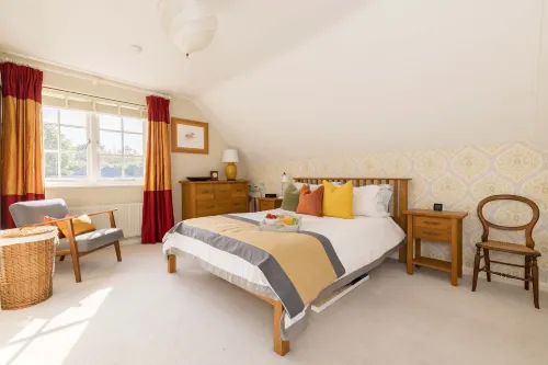 Surrey Hills Family Home With Large Garden - 4 stelle