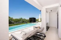 Villa Loparia - Pools