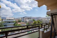 Glyfada Prime Vacation Rentals - Dağ Manzaralı