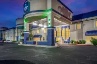 Clarion Inn & Suites Central Clearwater Beach Các khách sạn ở Clearwater
