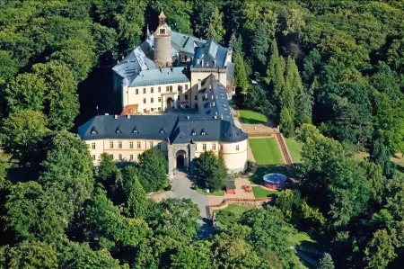 茲比羅赫城堡酒店