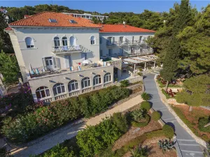 Hotel Moeesy, Blue & Green Oasis