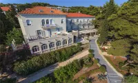 Hotel Moeesy, Blue & Green Oasis Các khách sạn ở Hvar