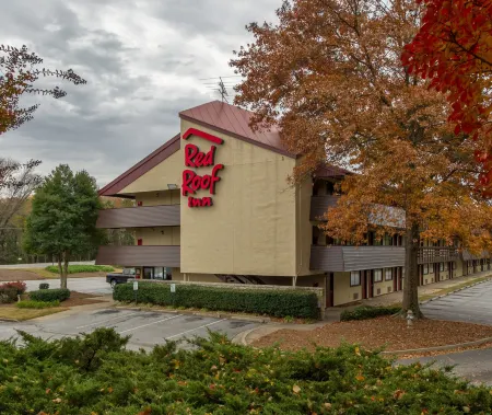 Red Roof Inn Atlanta - Kennesaw Отели рядом с достопримечательностью «Museum of History and Holocaust Education»