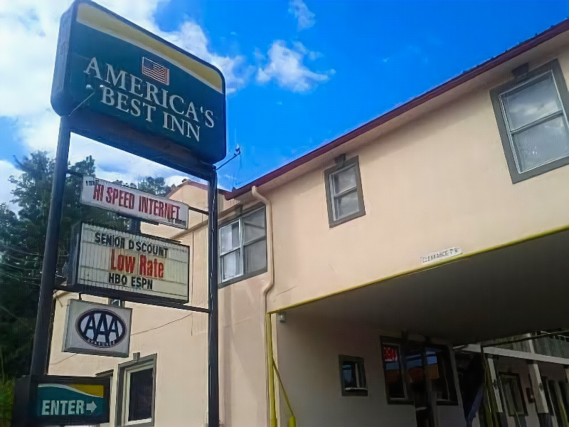 Americas Best Inn - Calhoun