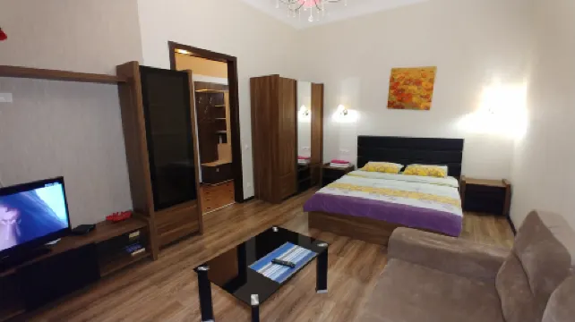 One-Room. 5a Baseina STR. Near Kreshchatik. Centre