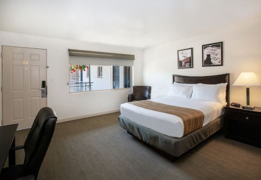 4. 더 그로브 웨스..