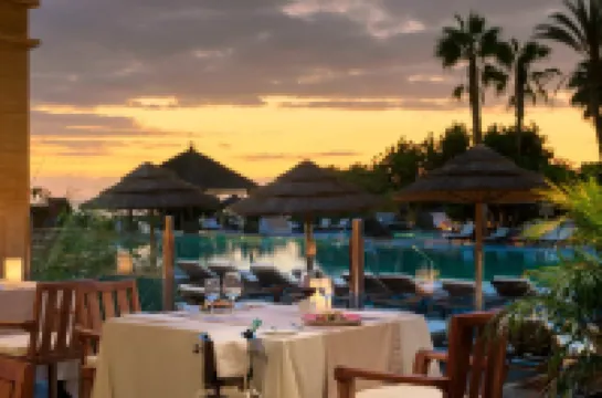 Regency Country Club, Apartments Suites