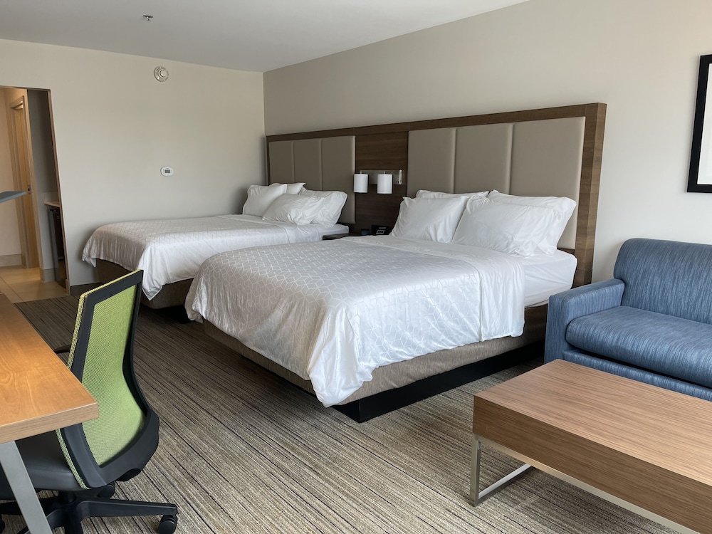 Holiday Inn Express & Suites Phoenix - Airport North, an Ihg Hotel