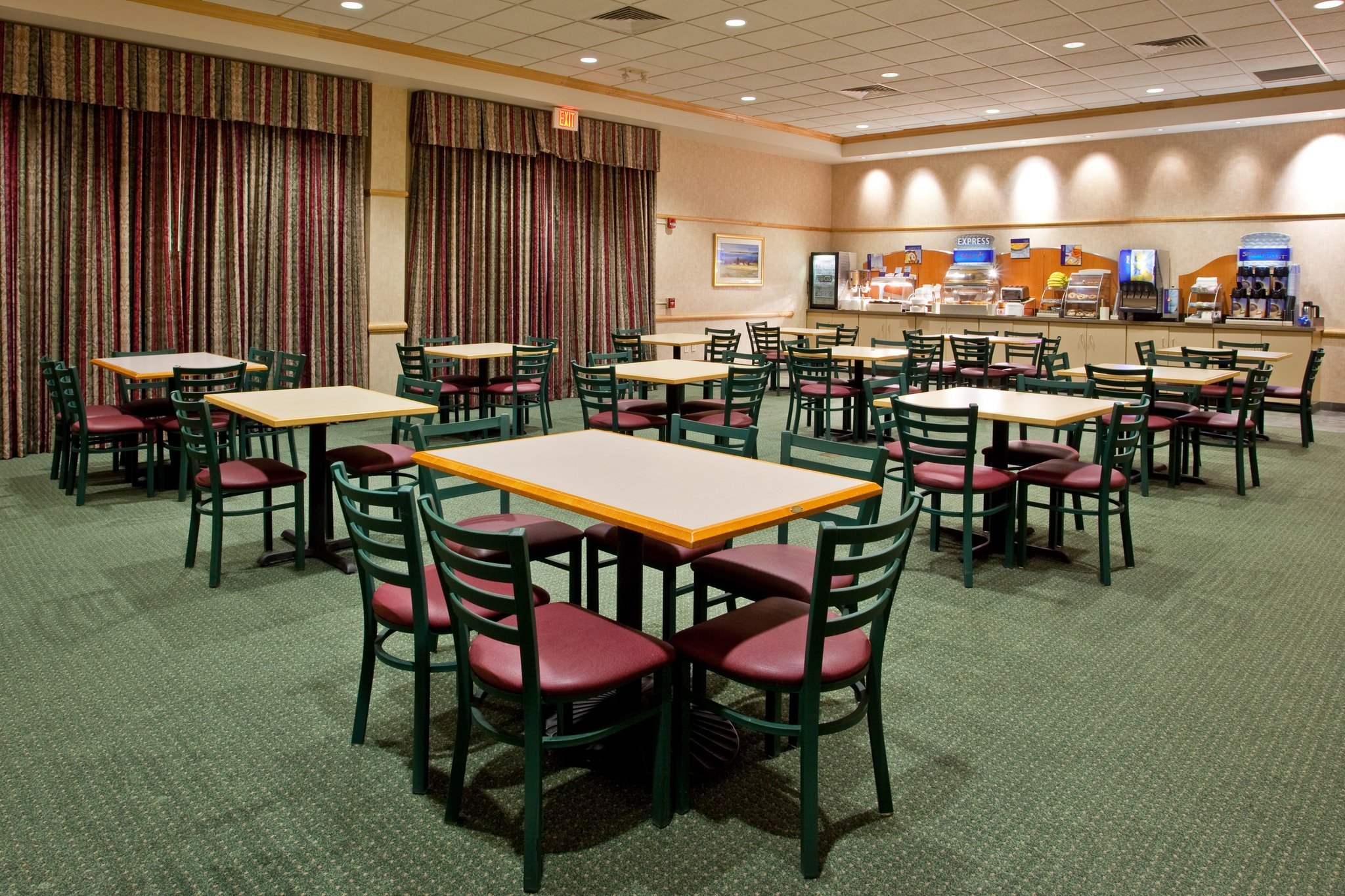 Holiday Inn Express Breezewood, an Ihg Hotel